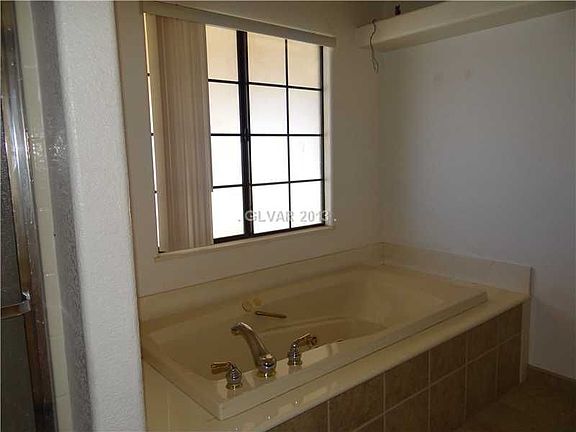 5th image of 243 Beesley Dr