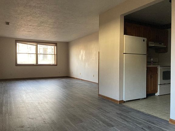 5th image of 526 Oak Glen Dr #G