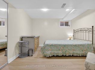212 Holbeach Cres, Waterloo, ON N2J 4Y4