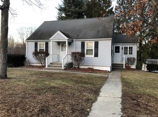 687 Vauxhall Street Ext, Waterford, CT 06385