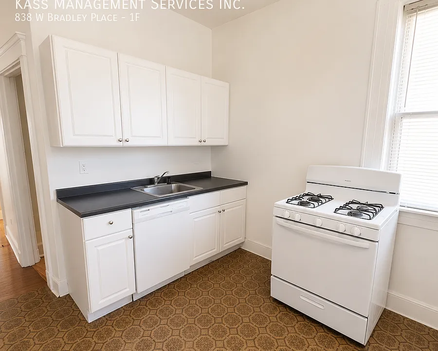 838 W Bradley Pl #1F