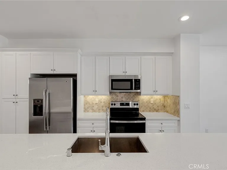 77 Jensen Ct — Photo 8