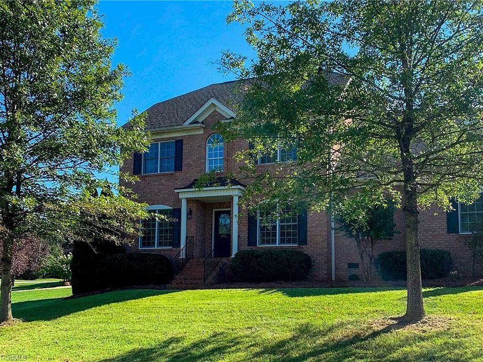 1st image of 1811 Crossroads Dr