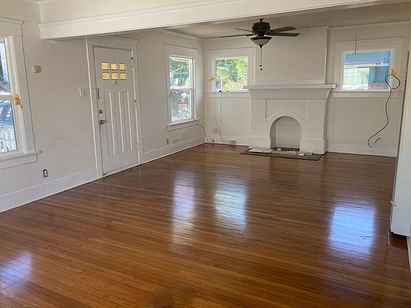 4th image of 3736 10th Ave