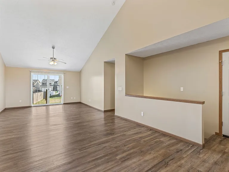 2916 W Arlington St — Photo 5