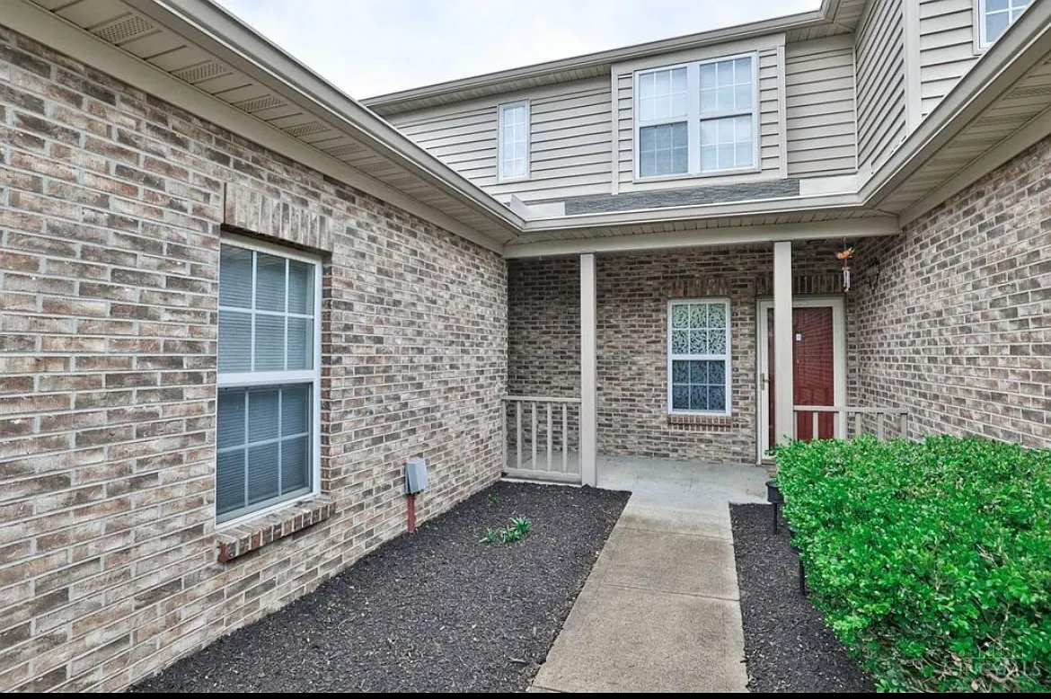 Building Photo - 4676 Courtyard Dr