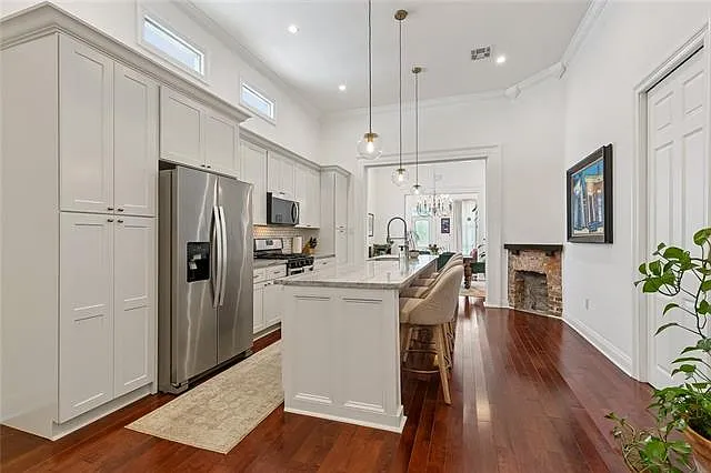 2508 Marengo St — Photo 11