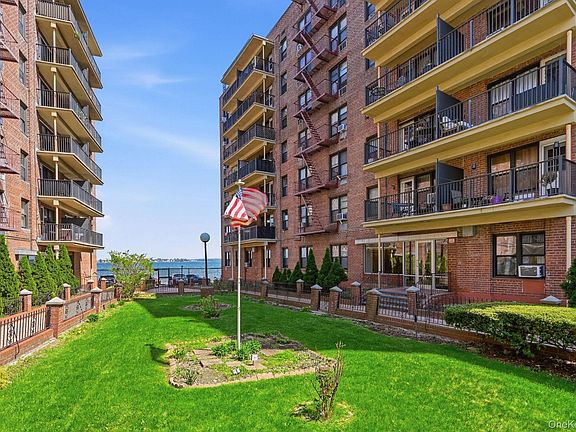 2nd image of 1110 Stadium Avenue #5F