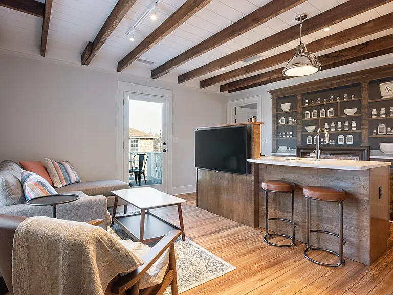 915 Belmont Ave #3 — Photo 5