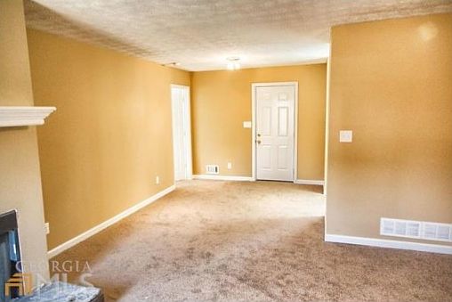 3rd image of 4431 Lamar Dr