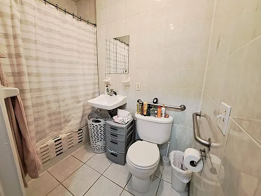 Rented by Friedman Mayer, LREB | media 26