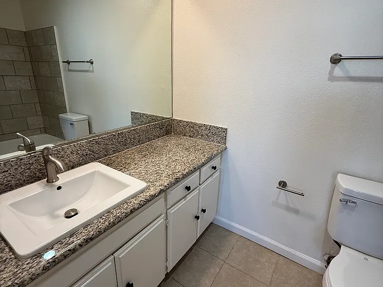 1600 W Carson St #212 — Photo 21