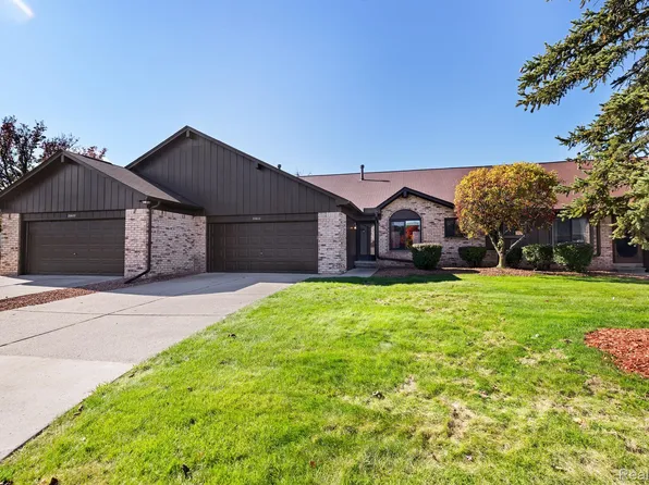 20602 Pine Meadow Dr, Clinton Township, MI 48036