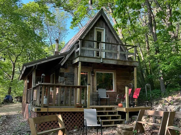 17390 Carterway Rd, Ferryville, WI 54628