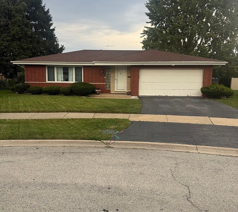 1st image of 16535 Maple Ct