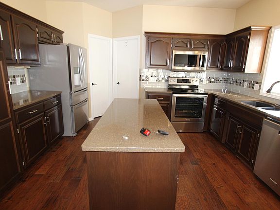 4th image of 13422 Hillsborough Dr