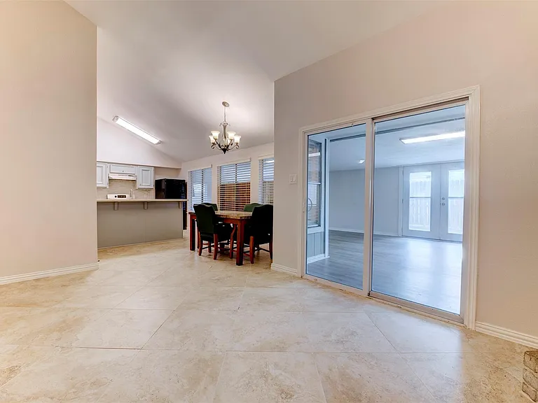 10703 Highland Woods Dr — Photo 19