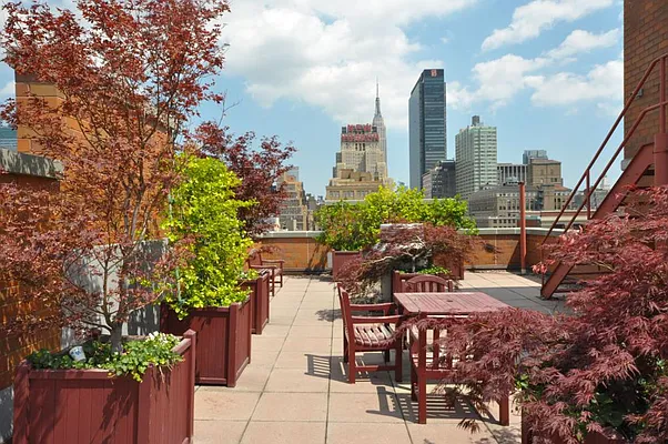 Rented by Bond New York | media 9