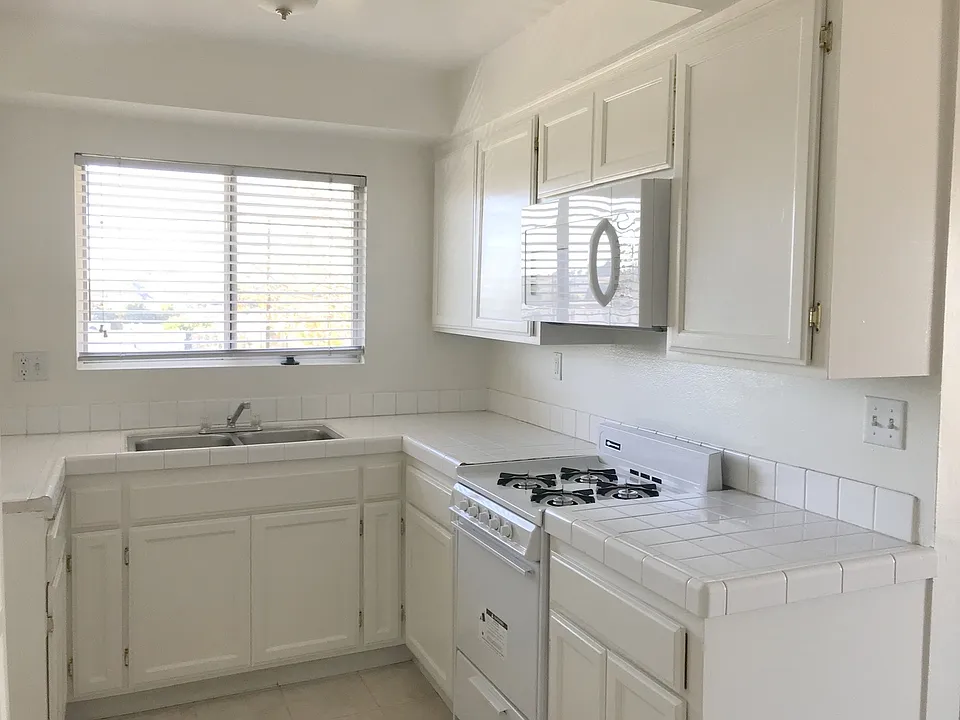 2910 Aviation Place