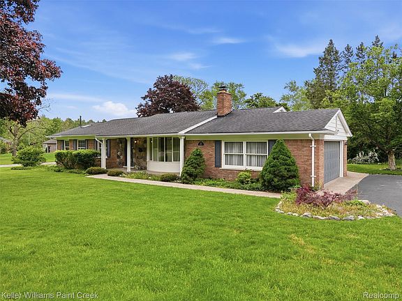 2nd image of 436 Broadleaf Dr