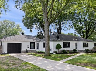 805 Roselawn Dr, Windsor, ON N9E 1K7