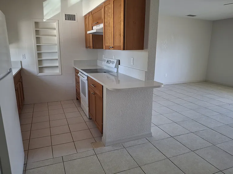 1460 E Bay Dr #7 — Photo 9
