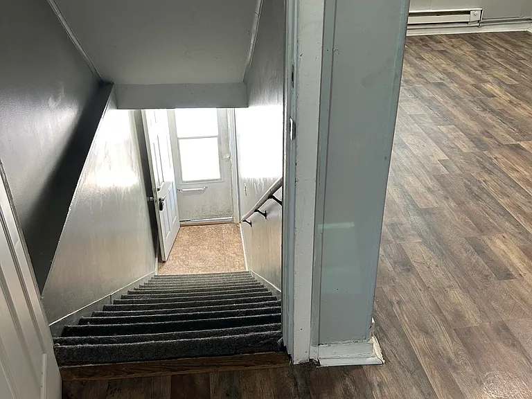 1601 Main St W #3 — Photo 12
