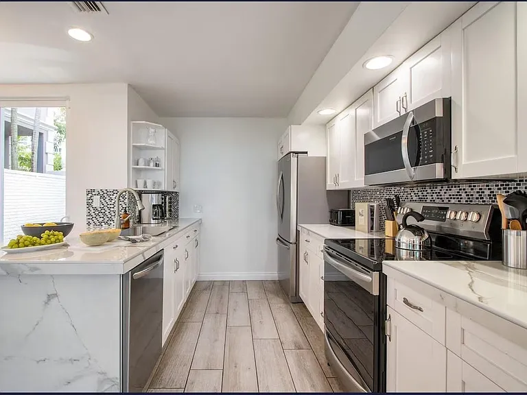 3350 NE 14th Ct — Photo 23