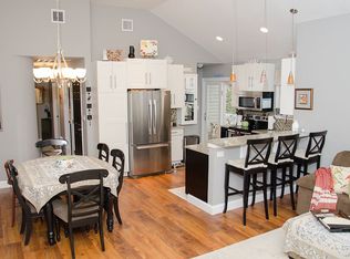 23 Iroquois Trl, Ridge, NY 11961