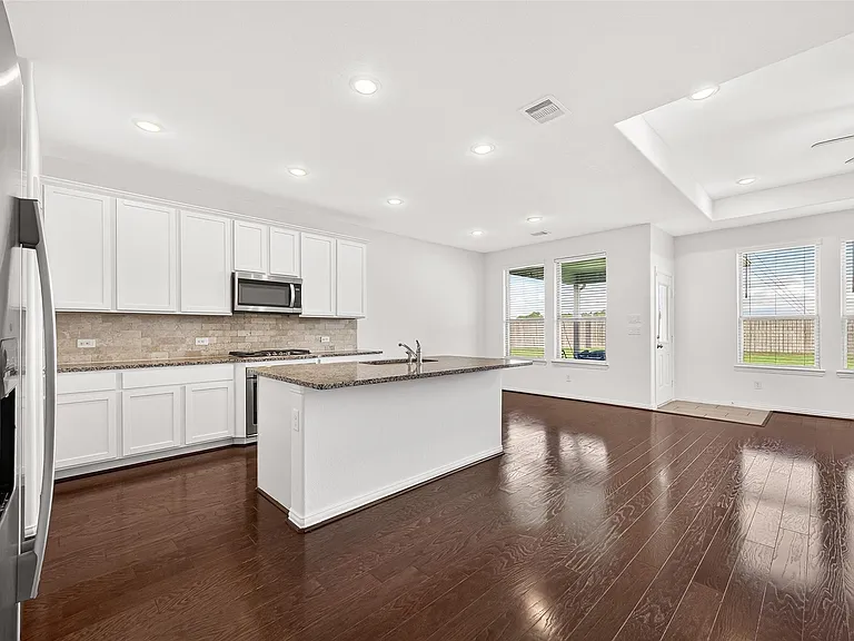 8114 Royal Palm Ct — Photo 10
