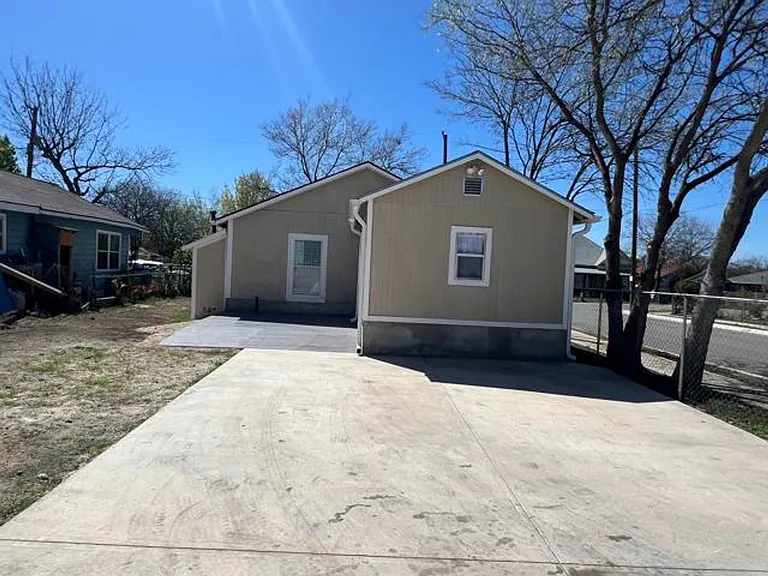 3631 W Salinas St — Photo 11