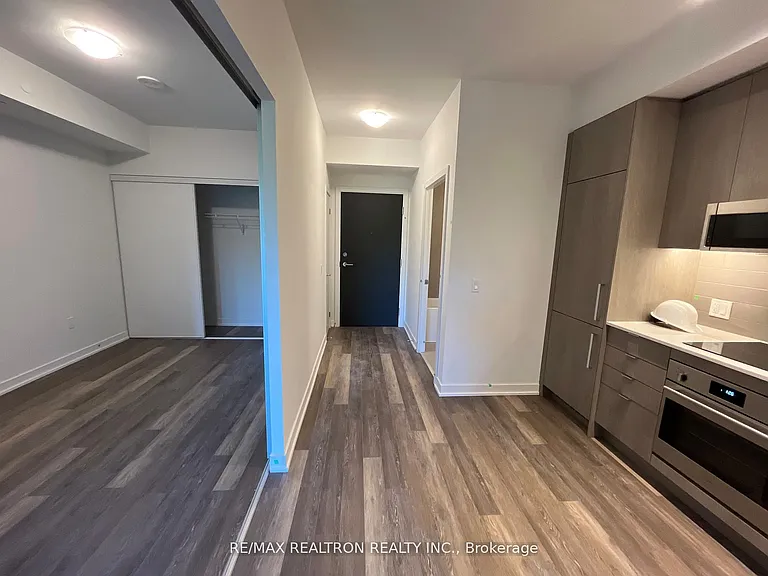 250 Lawrence Ave W #401 — Photo 4