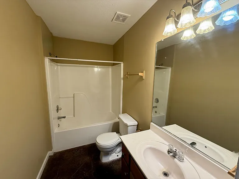 920 Belt St — Photo 9