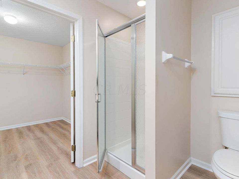 1st image of 16 Greenhedge Cir #1