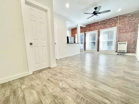 5th image of 1057 S Western Ave #406