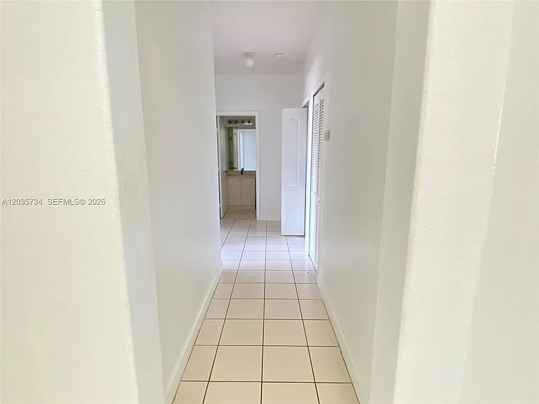 1658 SE 28th Ct #201 — Photo 5