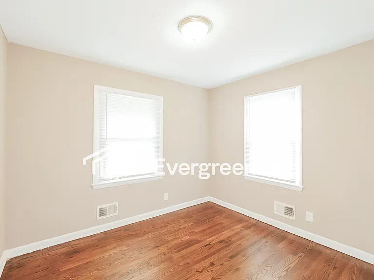 8716 Kentucky Ave — Photo 11