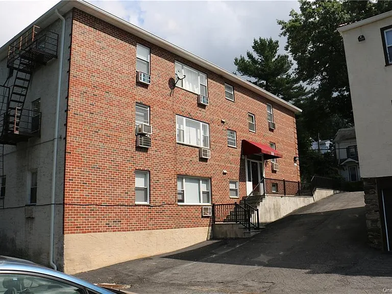 111 Kensington Rd #8 — Photo 16