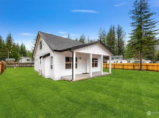8671 Golden Valley Dr, Maple Falls, WA