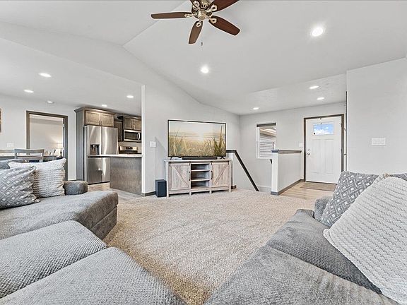 2nd image of 3020 S Weiler Rd