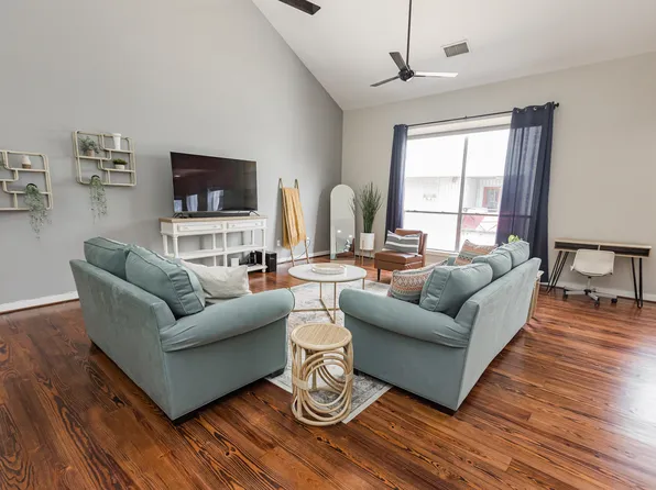 2805 Chenevert St, Houston, TX 77004