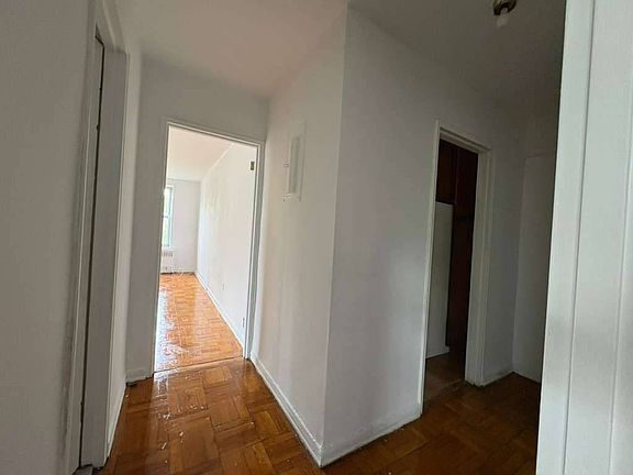 3rd image of 110 Brooklyn Ave APT 1F
