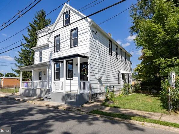 235 Ellis St, Burlington, NJ 08016