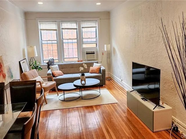 4 Maple Dr #6H — Photo 2
