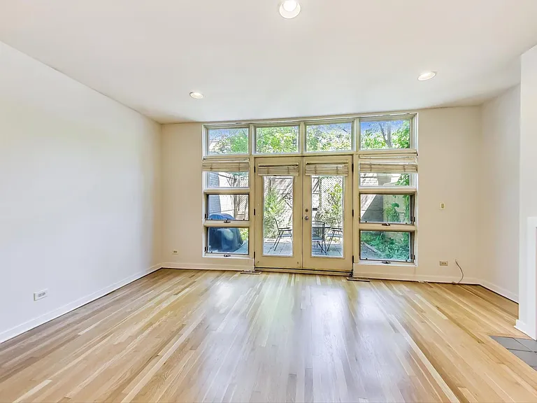 929 W Wrightwood Ave #A — Photo 3