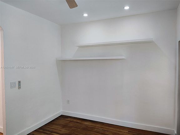 4th image of 717 Jefferson Ave APT 6
