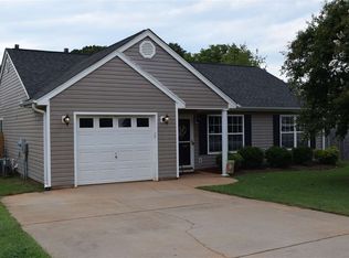 313 Warm Flame Ct, Boiling Springs, SC 29316