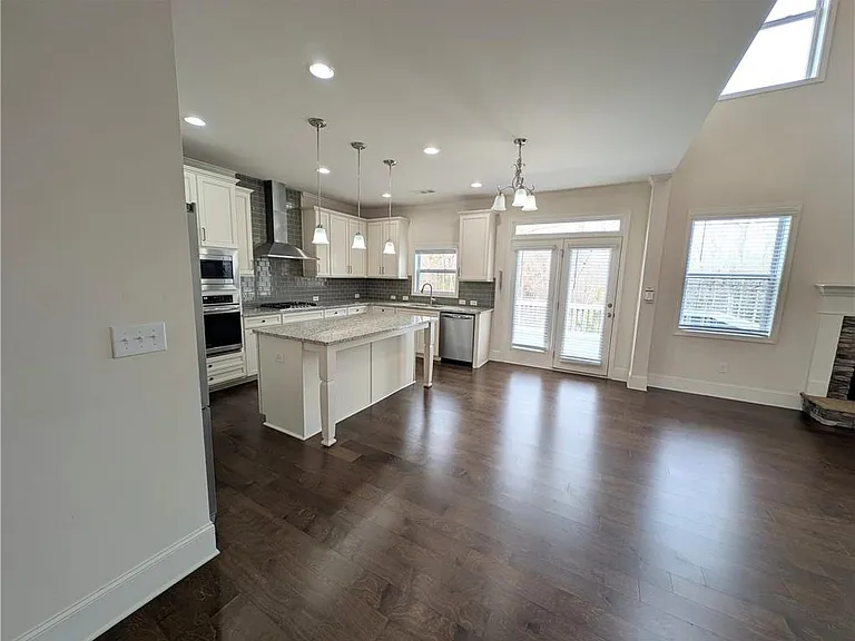 2415 Copperfield Dr — Photo 7