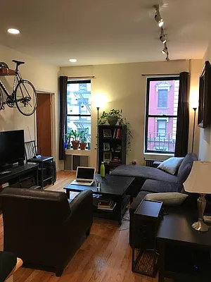 Rented by Chartwell Manhattan Realty | media 16