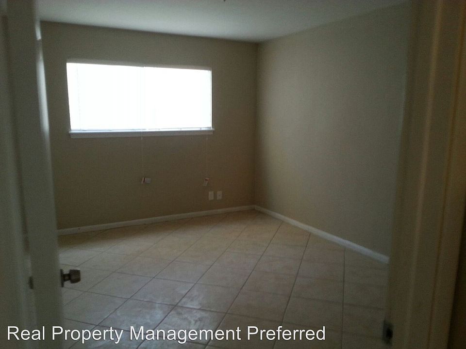 2nd image of 1101 E Main St APT 02